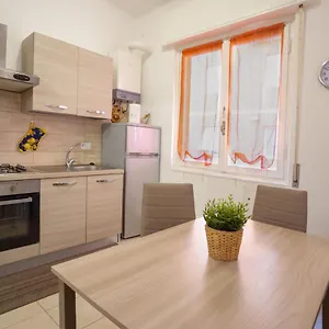 https://la-casetta-arancione-casa-vacanze-e-non-solo.hotelitalianriviera.com